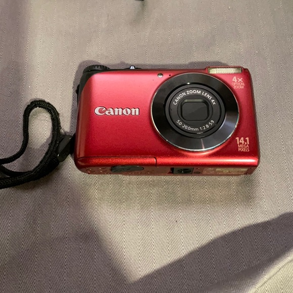 Like new digital camera - Picture 1 of 3